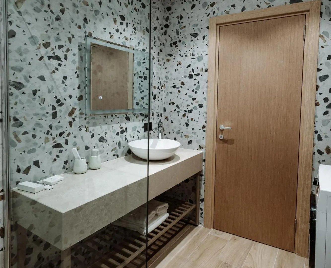 Blutique Apartments & Balconies Golem