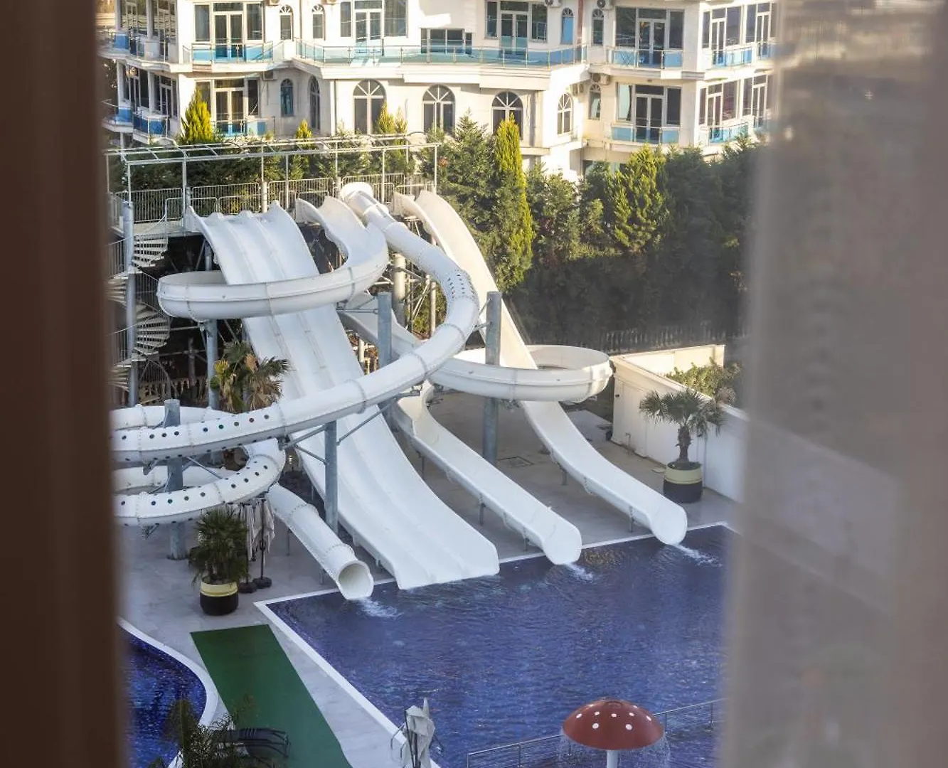 Blutique Apartments & Balconies Golem