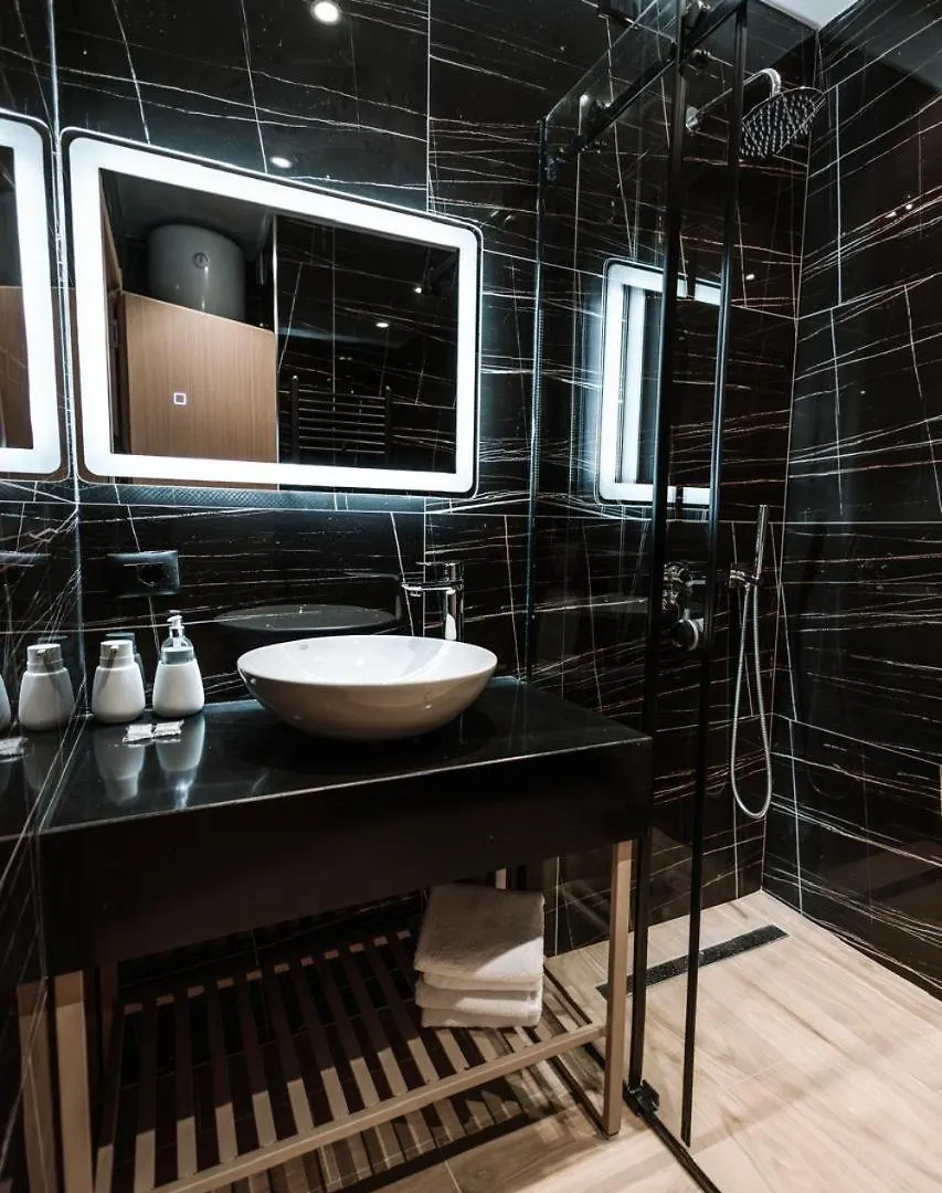 Blutique Apartments & Balconies Golem